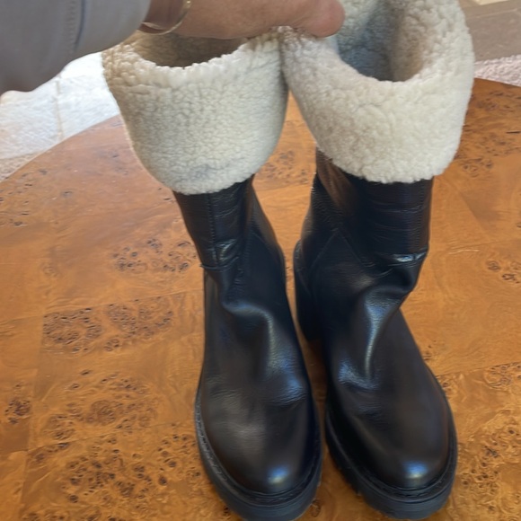 Marc Fisher Willoe Black Leather Pull On Sherpa Boots - Picture 3 of 4